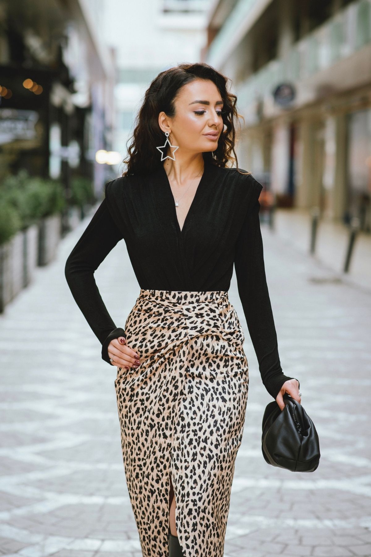 Siyah Kruvaze Yaka Vatkalı Bodysuit