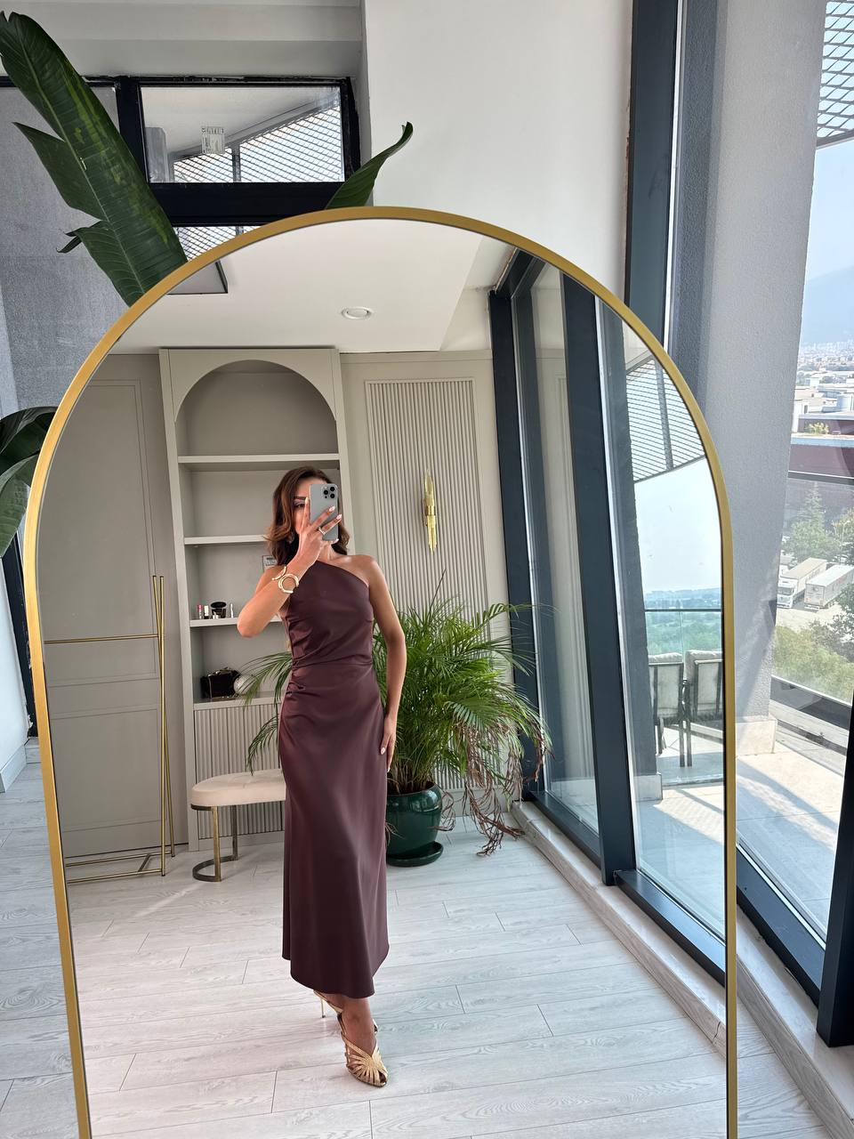 Kahverengi%20Tok%20Saten%20Balık%20Form%20Elbise