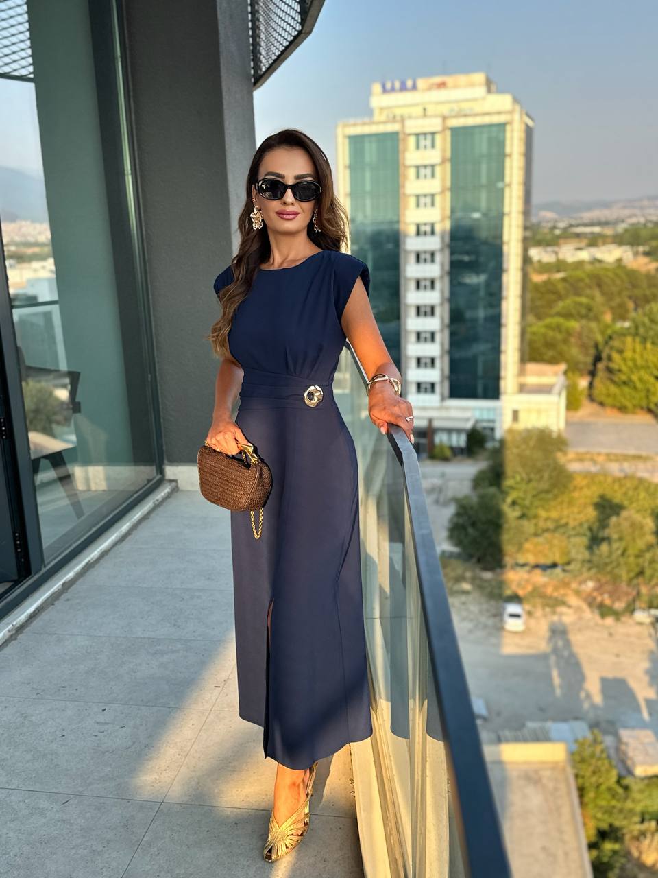 Lacivert%20Vatkalı%20Bel%20Detay%20Tensel%20Doku%20Elbise