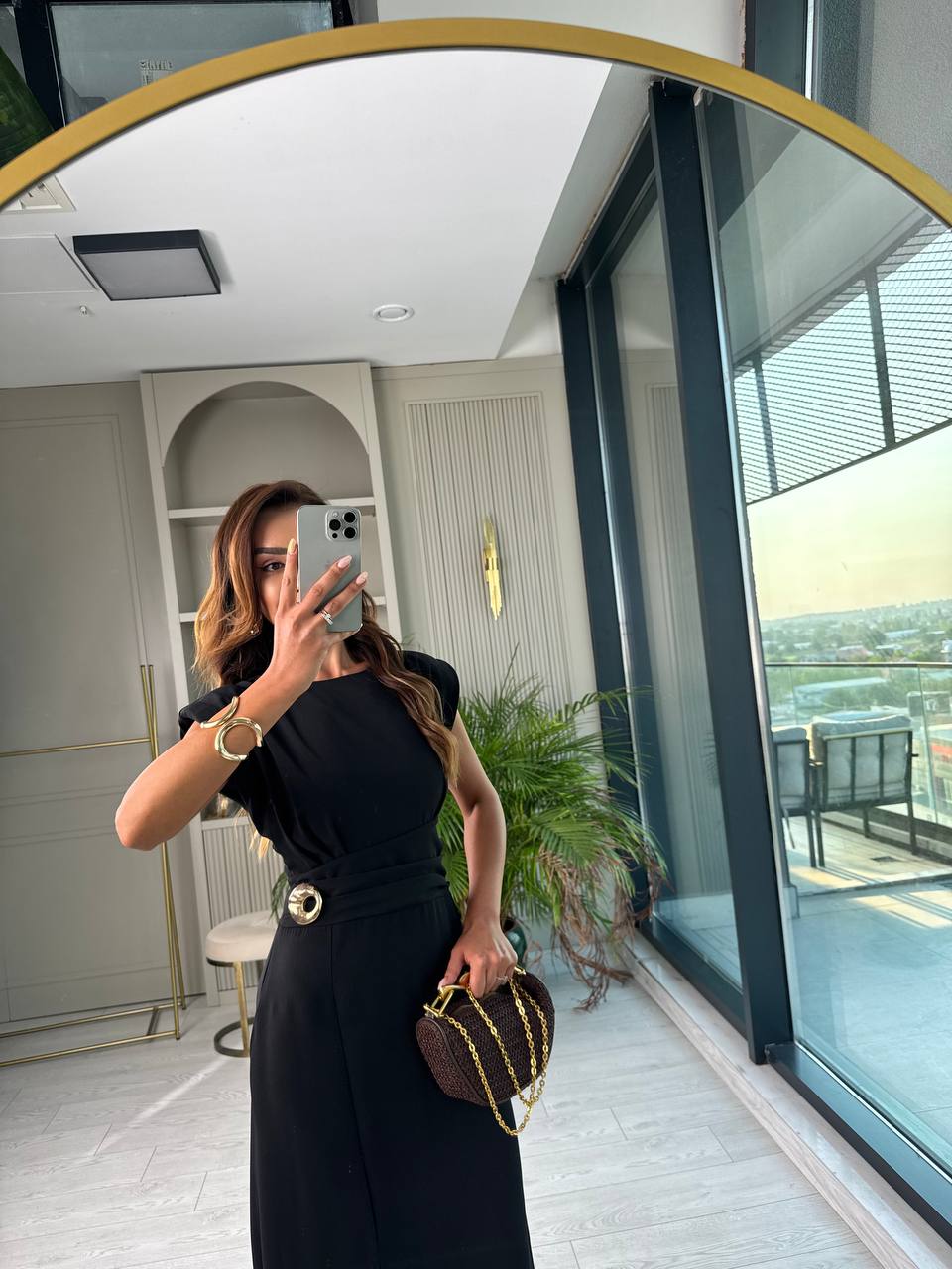 Siyah%20Vatkalı%20Bel%20Detay%20Tensel%20Doku%20Elbise