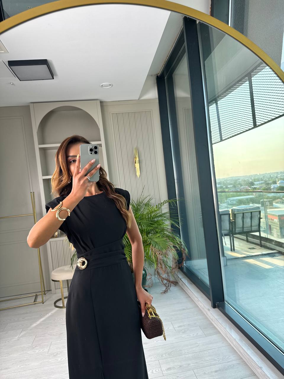 Siyah%20Vatkalı%20Bel%20Detay%20Tensel%20Doku%20Elbise