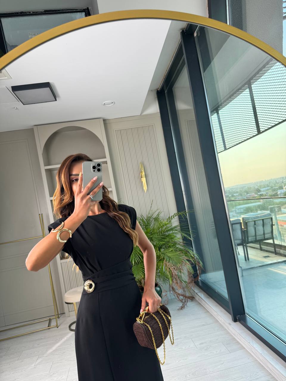 Siyah%20Vatkalı%20Bel%20Detay%20Tensel%20Doku%20Elbise