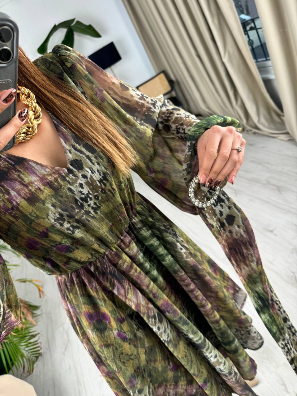 Yeşil%20Geçişli%20Kuşaklı%20Etekleri%20V%20Kesim%20Astarlı%20Şifon%20Elbise