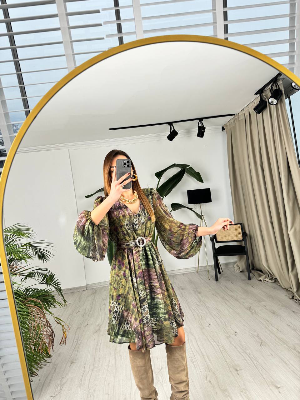 Yeşil%20Geçişli%20Kuşaklı%20Etekleri%20V%20Kesim%20Astarlı%20Şifon%20Elbise