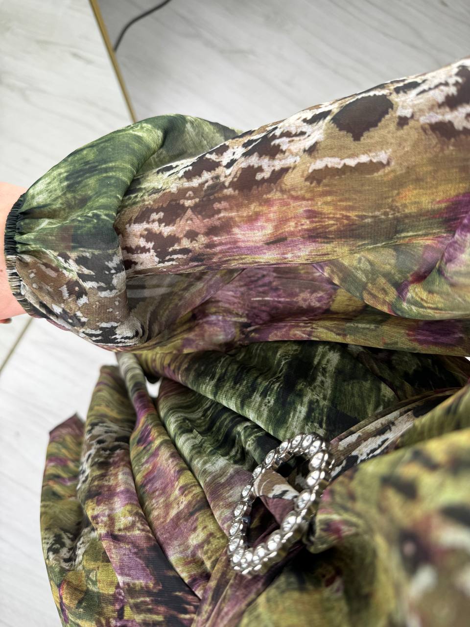 Yeşil%20Geçişli%20Kuşaklı%20Etekleri%20V%20Kesim%20Astarlı%20Şifon%20Elbise