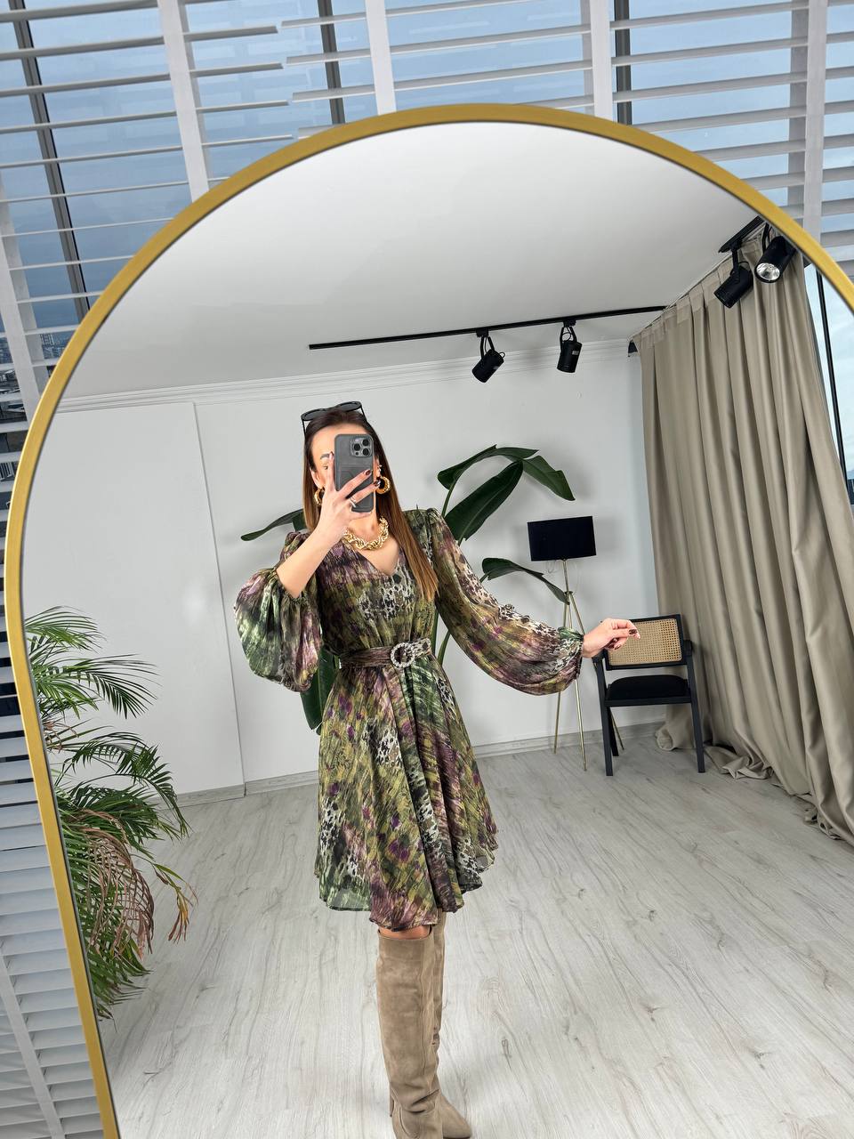 Yeşil%20Geçişli%20Kuşaklı%20Etekleri%20V%20Kesim%20Astarlı%20Şifon%20Elbise