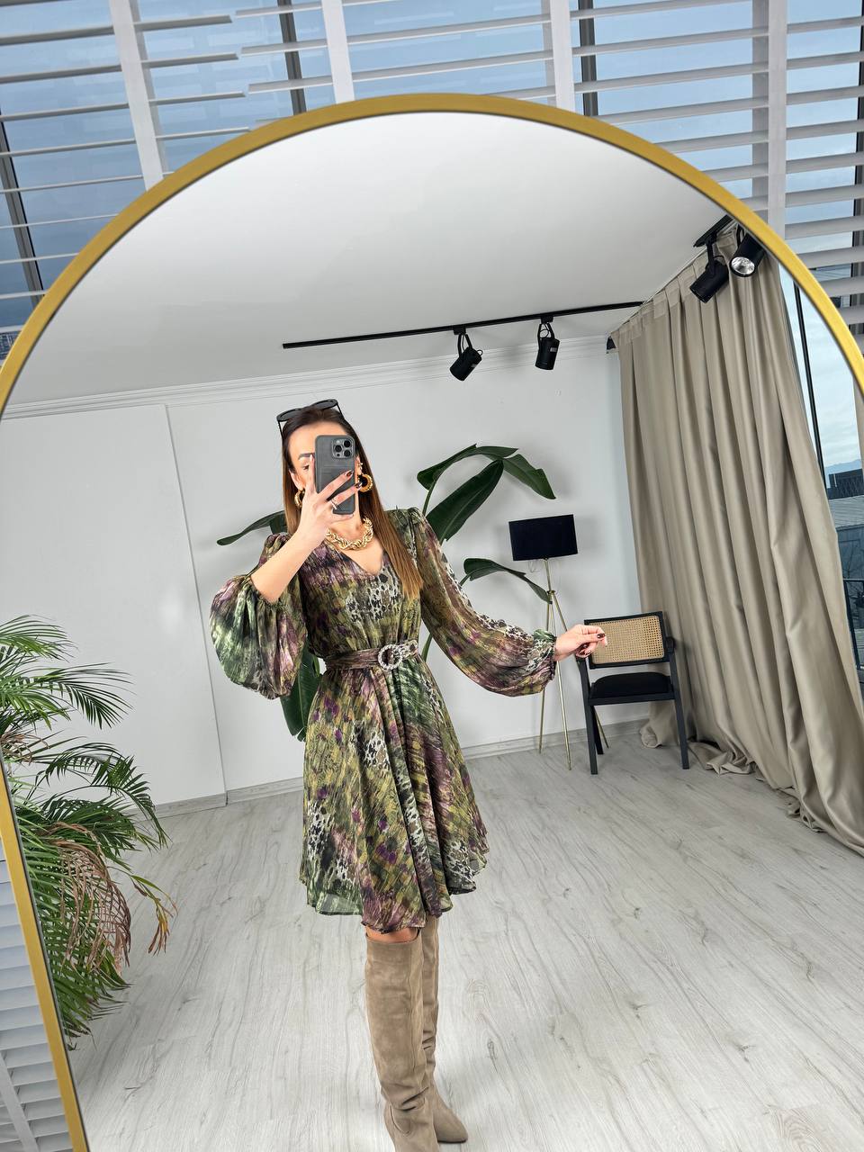 Yeşil%20Geçişli%20Kuşaklı%20Etekleri%20V%20Kesim%20Astarlı%20Şifon%20Elbise