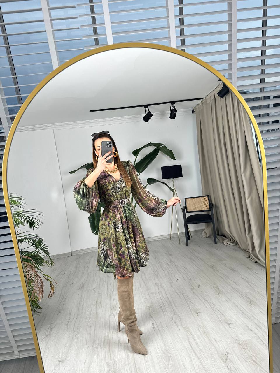 Yeşil%20Geçişli%20Kuşaklı%20Etekleri%20V%20Kesim%20Astarlı%20Şifon%20Elbise