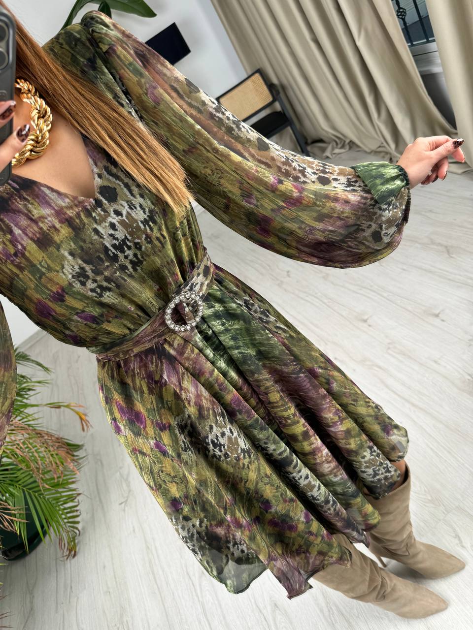 Yeşil%20Geçişli%20Kuşaklı%20Etekleri%20V%20Kesim%20Astarlı%20Şifon%20Elbise