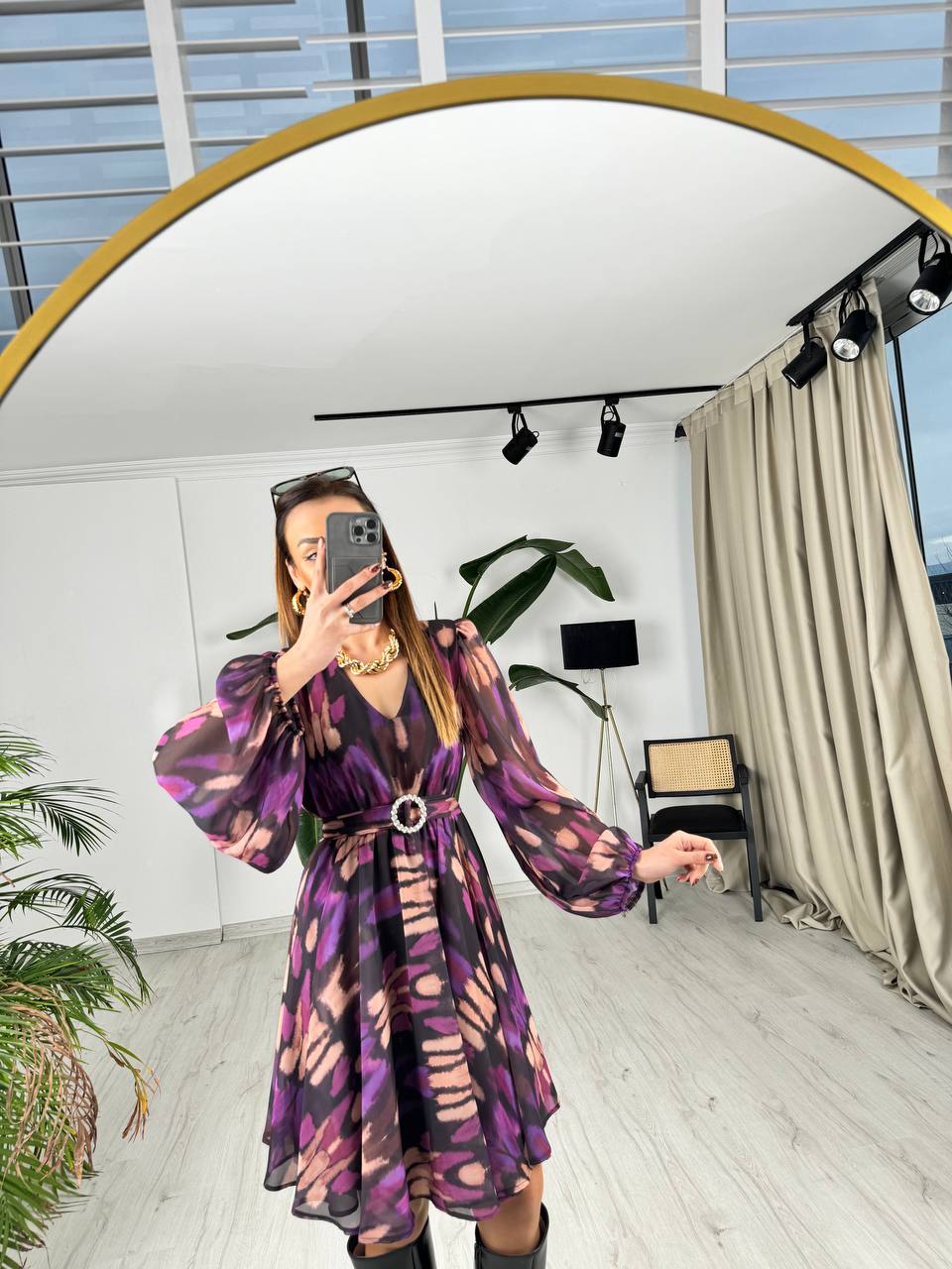 Mor%20Geçişli%20Kuşaklı%20Etekleri%20V%20Kesim%20Astarlı%20Şifon%20Elbise