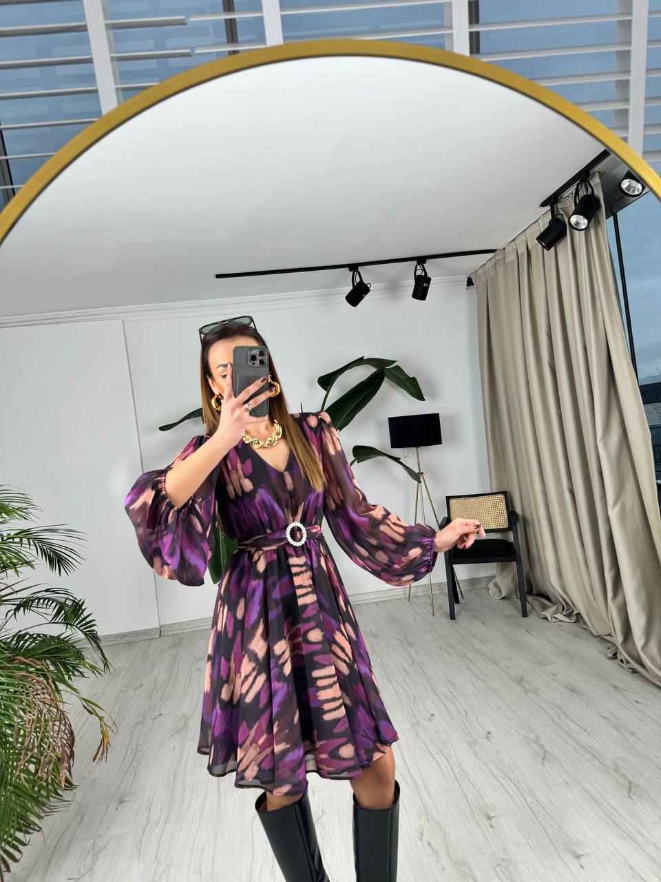 Mor%20Geçişli%20Kuşaklı%20Etekleri%20V%20Kesim%20Astarlı%20Şifon%20Elbise