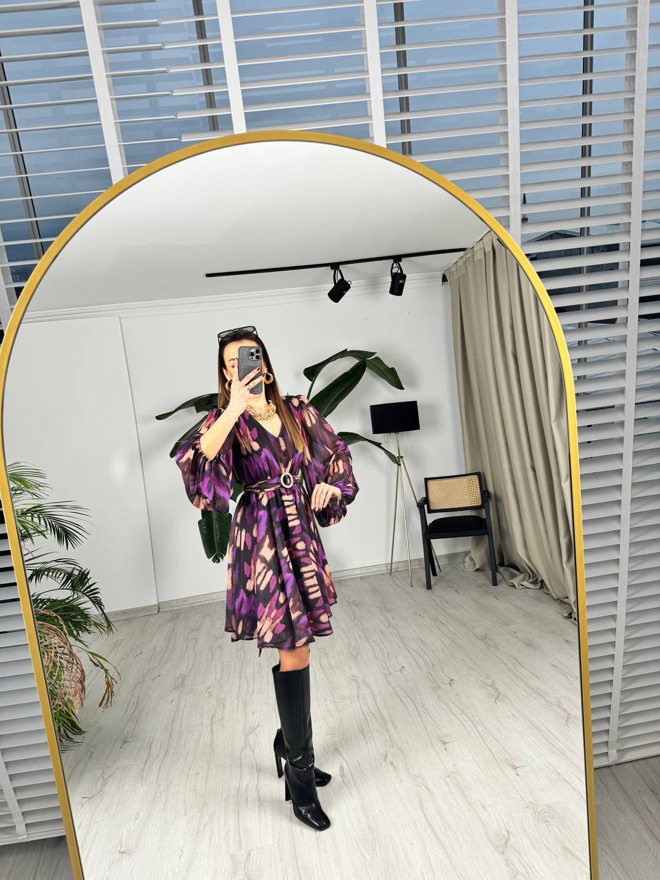 Mor%20Geçişli%20Kuşaklı%20Etekleri%20V%20Kesim%20Astarlı%20Şifon%20Elbise