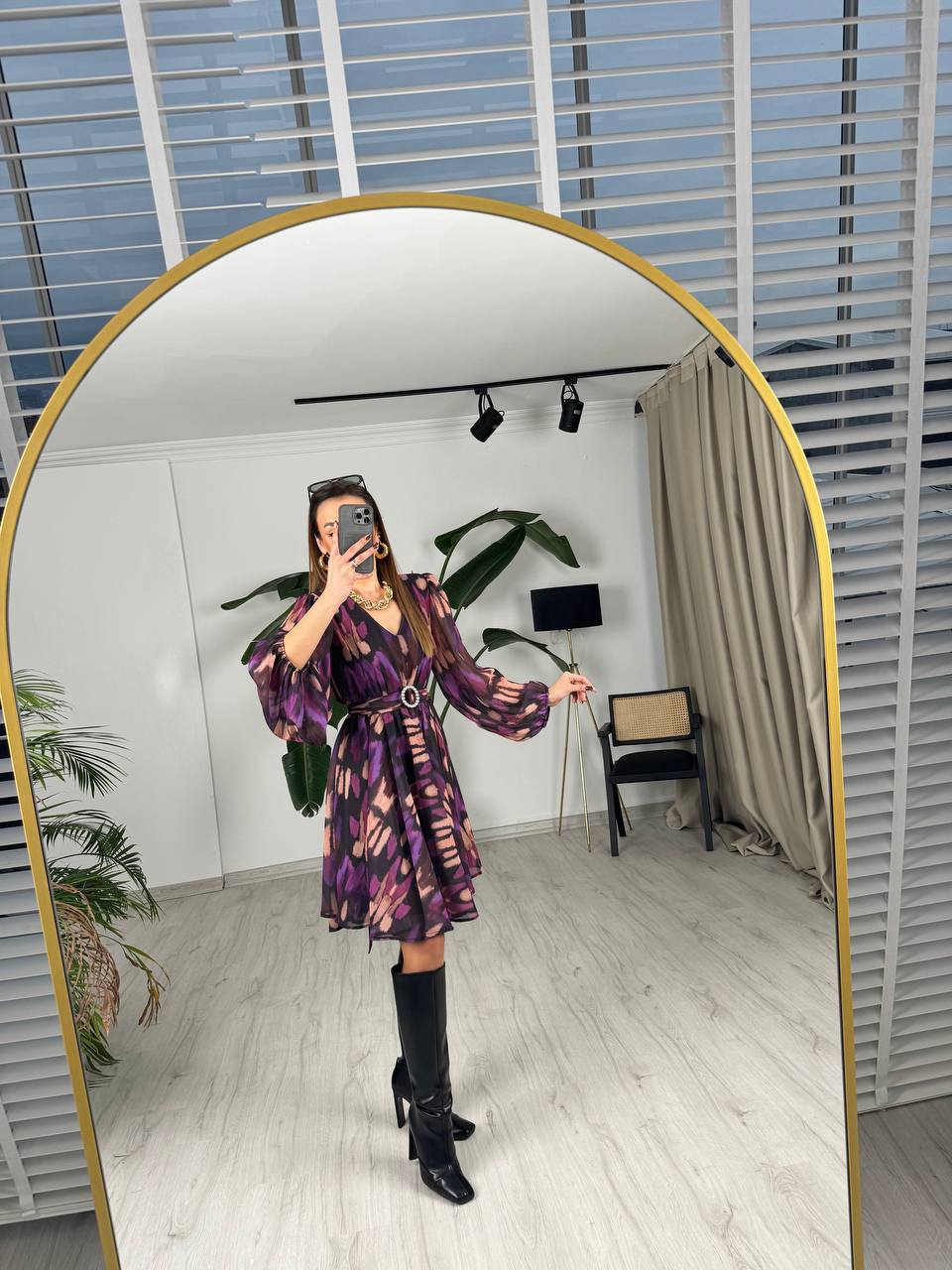 Mor%20Geçişli%20Kuşaklı%20Etekleri%20V%20Kesim%20Astarlı%20Şifon%20Elbise