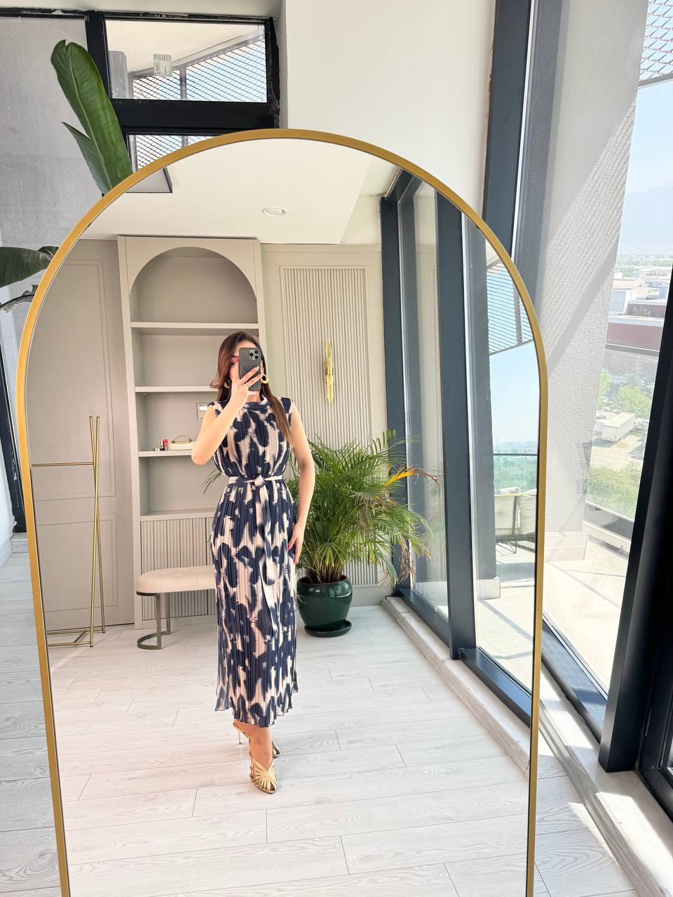 İndigo%20Desenli%20İnce%20Piliseli%20Astarlı%20Premium%20Şifon%20Elbise