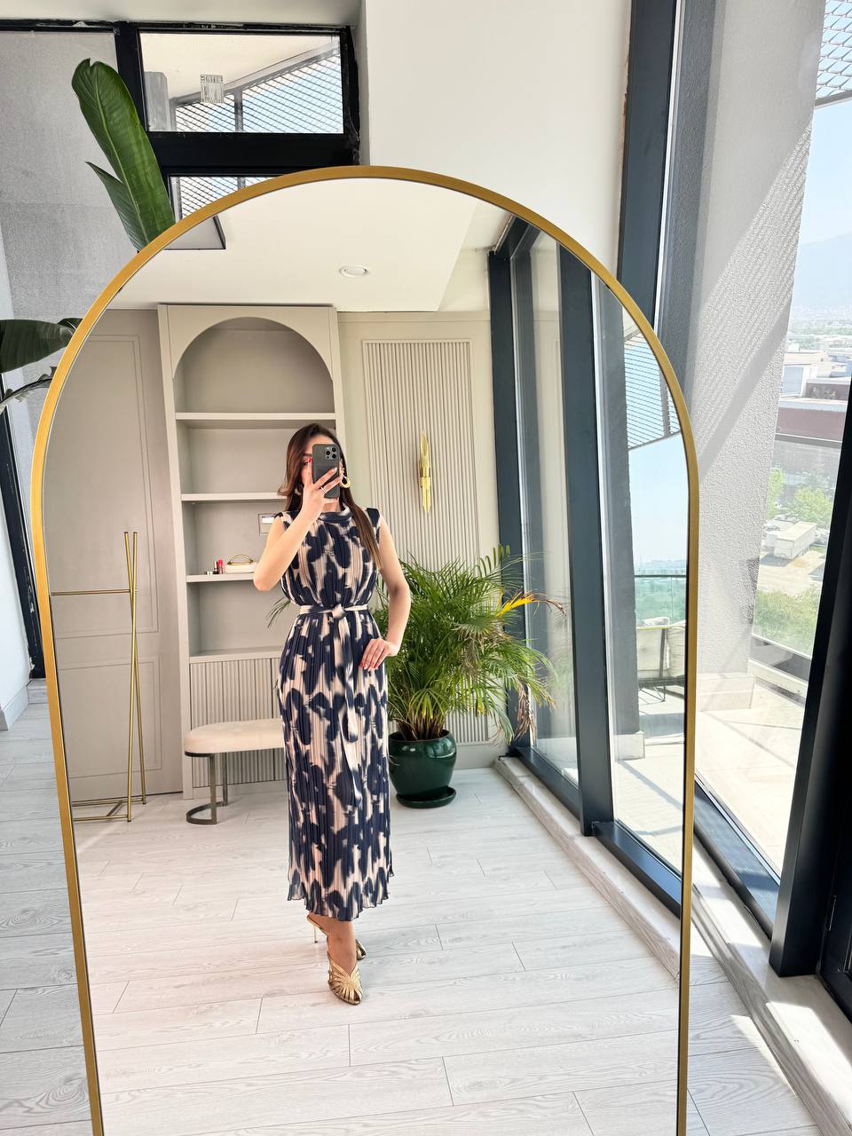 İndigo%20Desenli%20İnce%20Piliseli%20Astarlı%20Premium%20Şifon%20Elbise