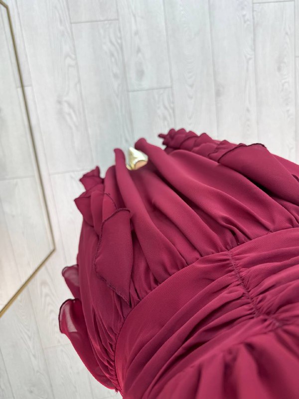 Tasarım%20Bordo%20Etek%20Detaylı%20Astarlı%20Şifon%20Elbise