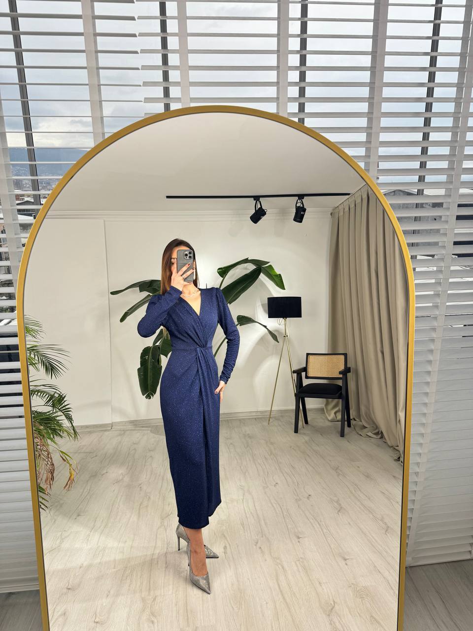Lacivert%20Kruvaze%20Yaka%20Bel%20Detaylı%20Vatkalı%20Işıltılı%20Elbise