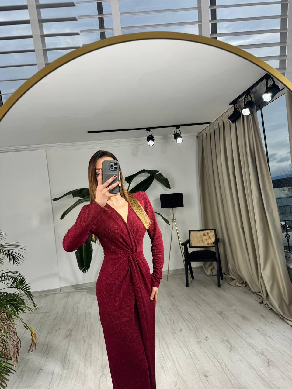 Bordo%20Kruvaze%20Yaka%20Bel%20Detaylı%20Vatkalı%20Işıltılı%20Elbise