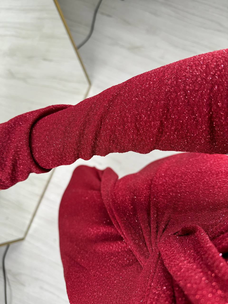 Bordo%20Kruvaze%20Yaka%20Bel%20Detaylı%20Vatkalı%20Işıltılı%20Elbise