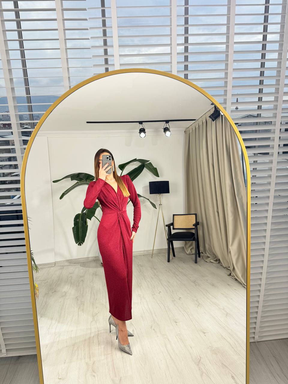 Bordo%20Kruvaze%20Yaka%20Bel%20Detaylı%20Vatkalı%20Işıltılı%20Elbise