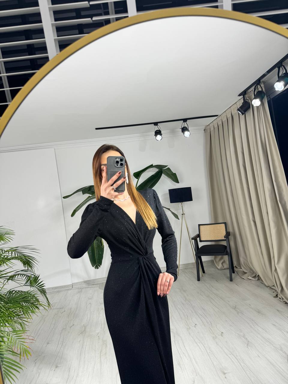 Siyah%20Kruvaze%20Yaka%20Bel%20Detaylı%20Vatkalı%20Işıltılı%20Elbise