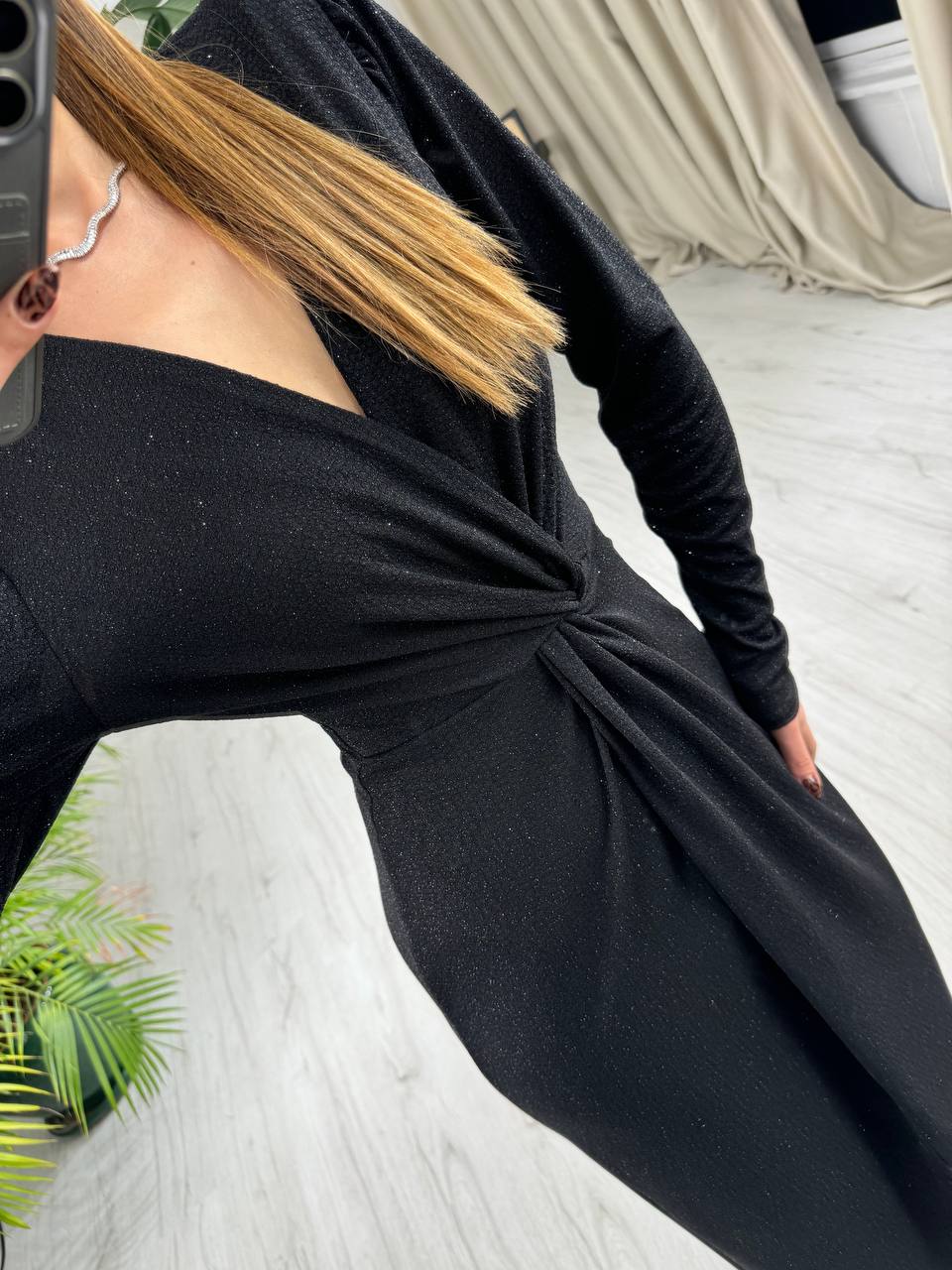 Siyah%20Kruvaze%20Yaka%20Bel%20Detaylı%20Vatkalı%20Işıltılı%20Elbise