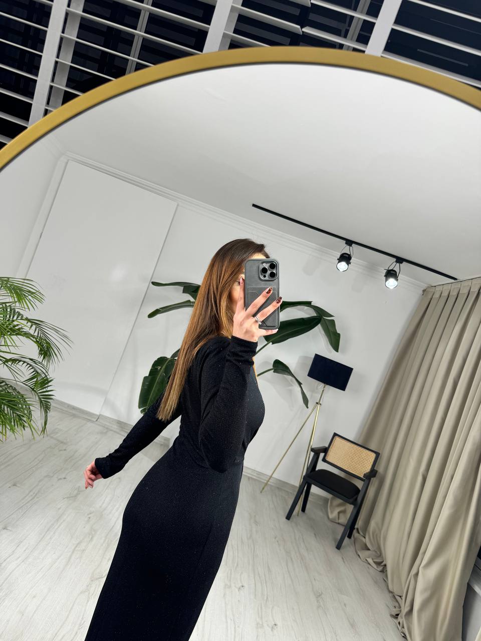 Siyah%20Kruvaze%20Yaka%20Bel%20Detaylı%20Vatkalı%20Işıltılı%20Elbise