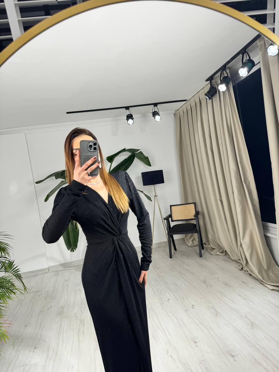 Siyah%20Kruvaze%20Yaka%20Bel%20Detaylı%20Vatkalı%20Işıltılı%20Elbise