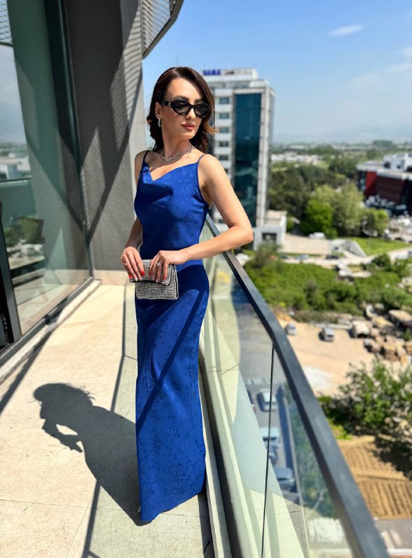 Saks%20Mavi%20Degaje%20Yaka%20Jakarlı%20Pamuk%20Saten%20Elbise