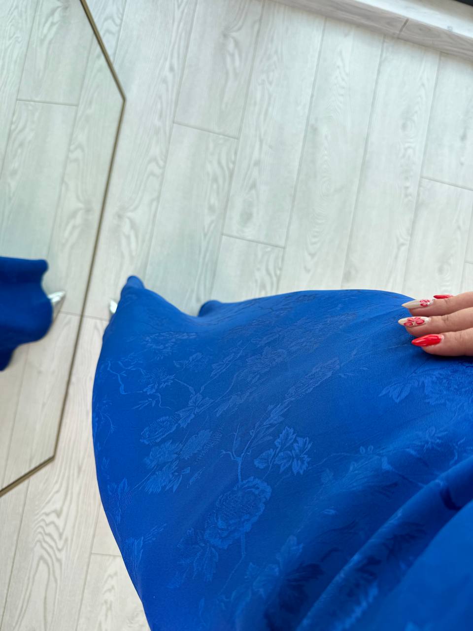 Saks%20Mavi%20Degaje%20Yaka%20Jakarlı%20Pamuk%20Saten%20Elbise