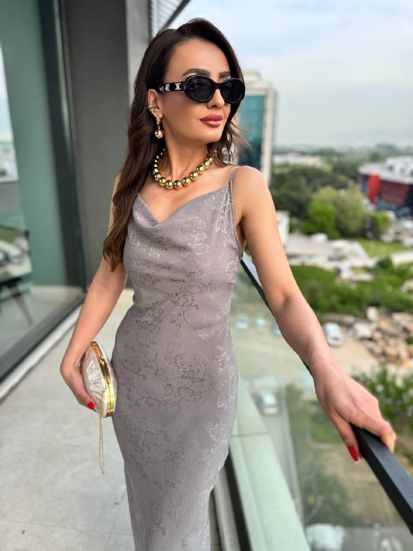 Gri%20Degaje%20Yaka%20Jakarlı%20Pamuk%20Saten%20Elbise
