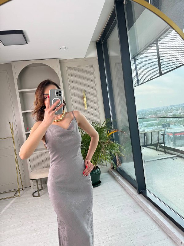 Gri%20Degaje%20Yaka%20Jakarlı%20Pamuk%20Saten%20Elbise