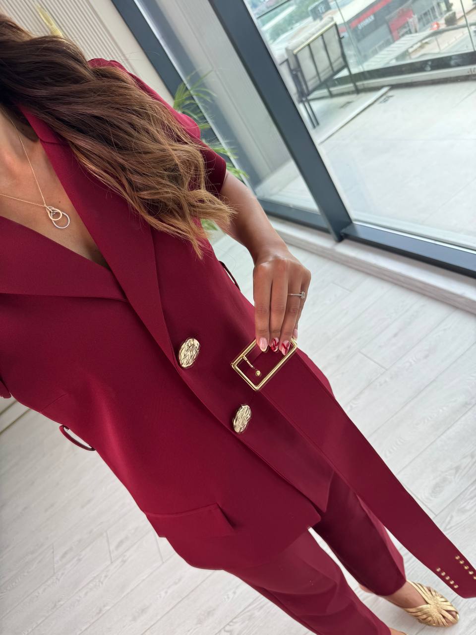 Tasarım%20Bordo%20Kemerli%20Atlas%20Kumaş%20Pantolon%20Ceket%20Takım