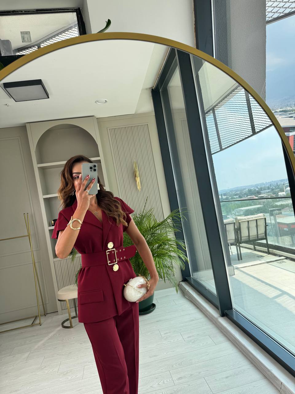 Tasarım%20Bordo%20Kemerli%20Atlas%20Kumaş%20Pantolon%20Ceket%20Takım