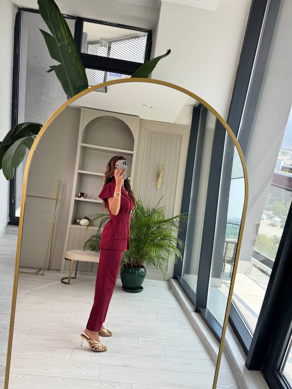 Tasarım%20Bordo%20Kemerli%20Atlas%20Kumaş%20Pantolon%20Ceket%20Takım