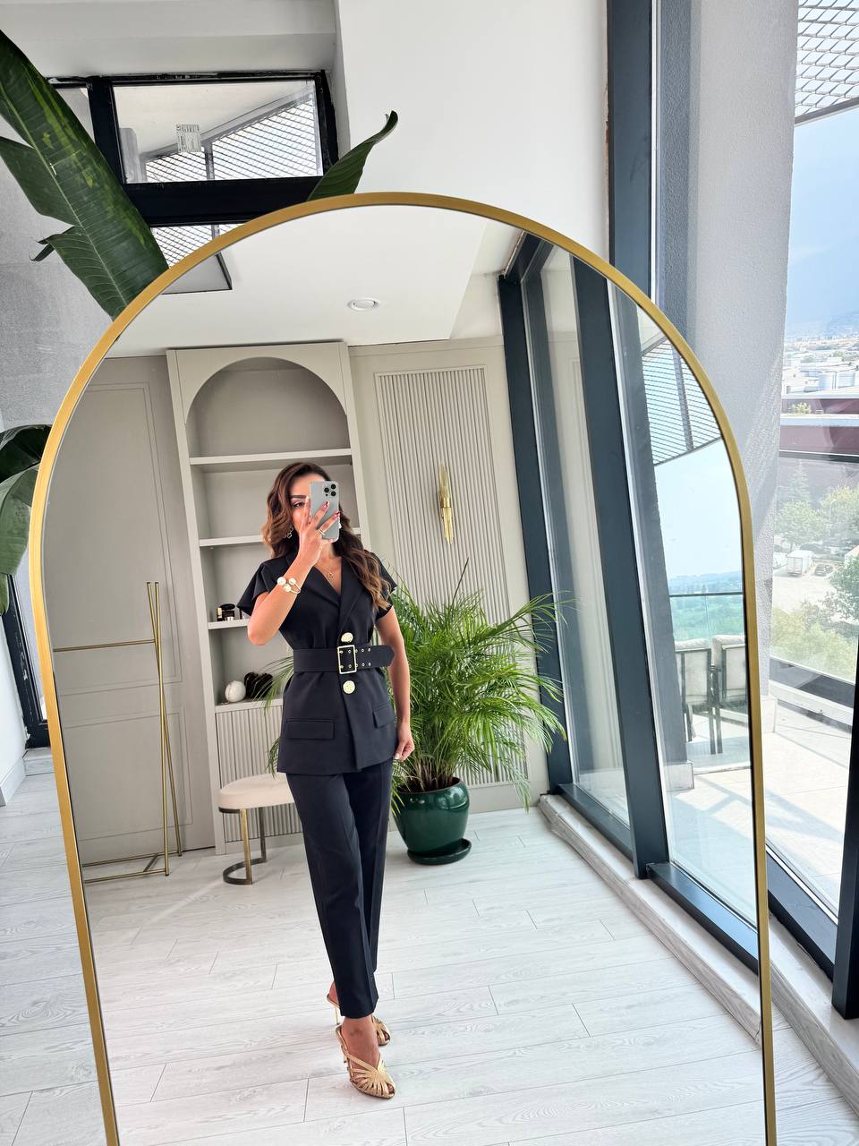 Tasarım%20Siyah%20Kemerli%20Atlas%20Kumaş%20Pantolon%20Ceket%20Takım