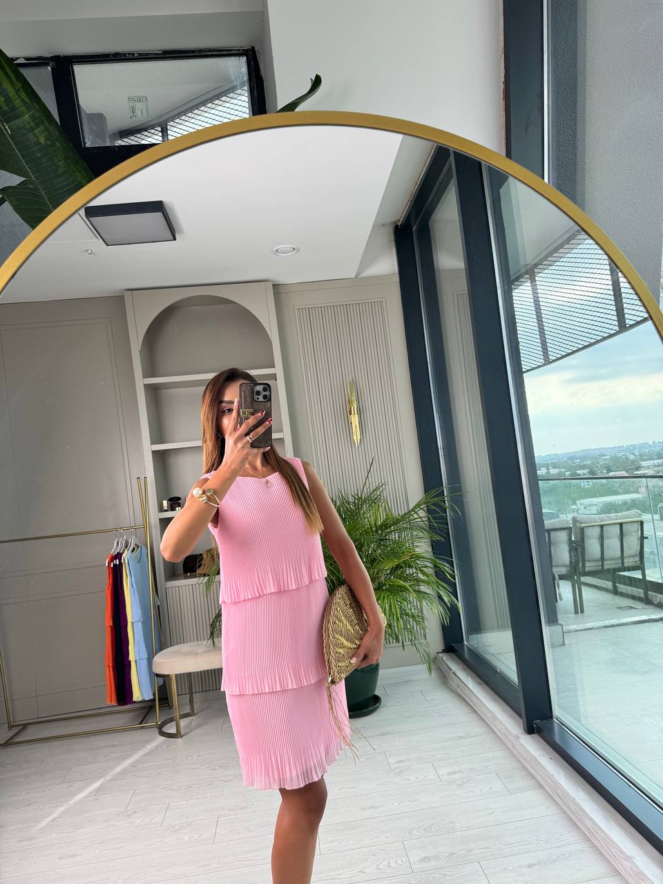 Pembe%20İnce%20Piliseli%20Katlı%20Astarlı%20Premium%20Şifon%20Elbise