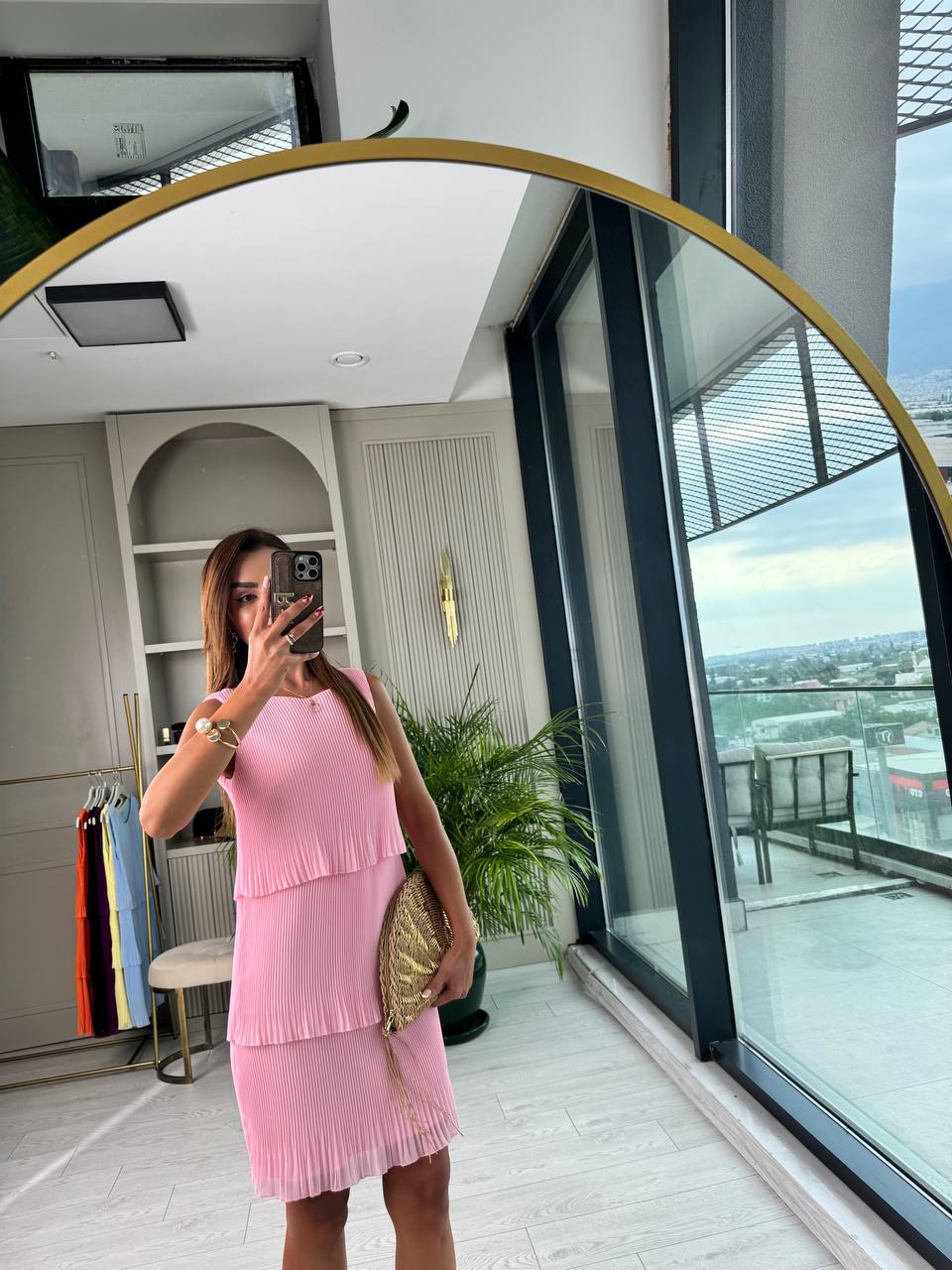 Pembe%20İnce%20Piliseli%20Katlı%20Astarlı%20Premium%20Şifon%20Elbise