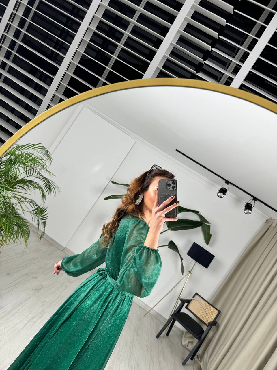 Zümrüt%20Yeşili%20Kuşaklı%20Parıltılı%20Kumaş%20Astarlı%20Midi%20Boy%20Elbise