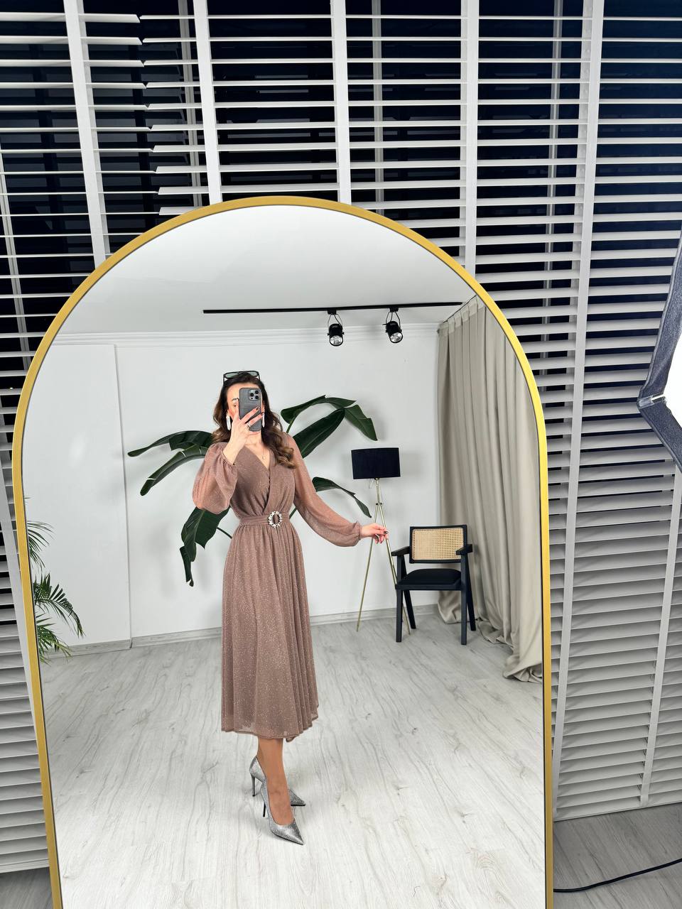 Vizon%20Kuşaklı%20Parıltılı%20Kumaş%20Astarlı%20Midi%20Boy%20Elbise