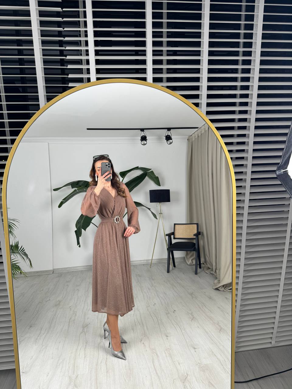 Vizon%20Kuşaklı%20Parıltılı%20Kumaş%20Astarlı%20Midi%20Boy%20Elbise