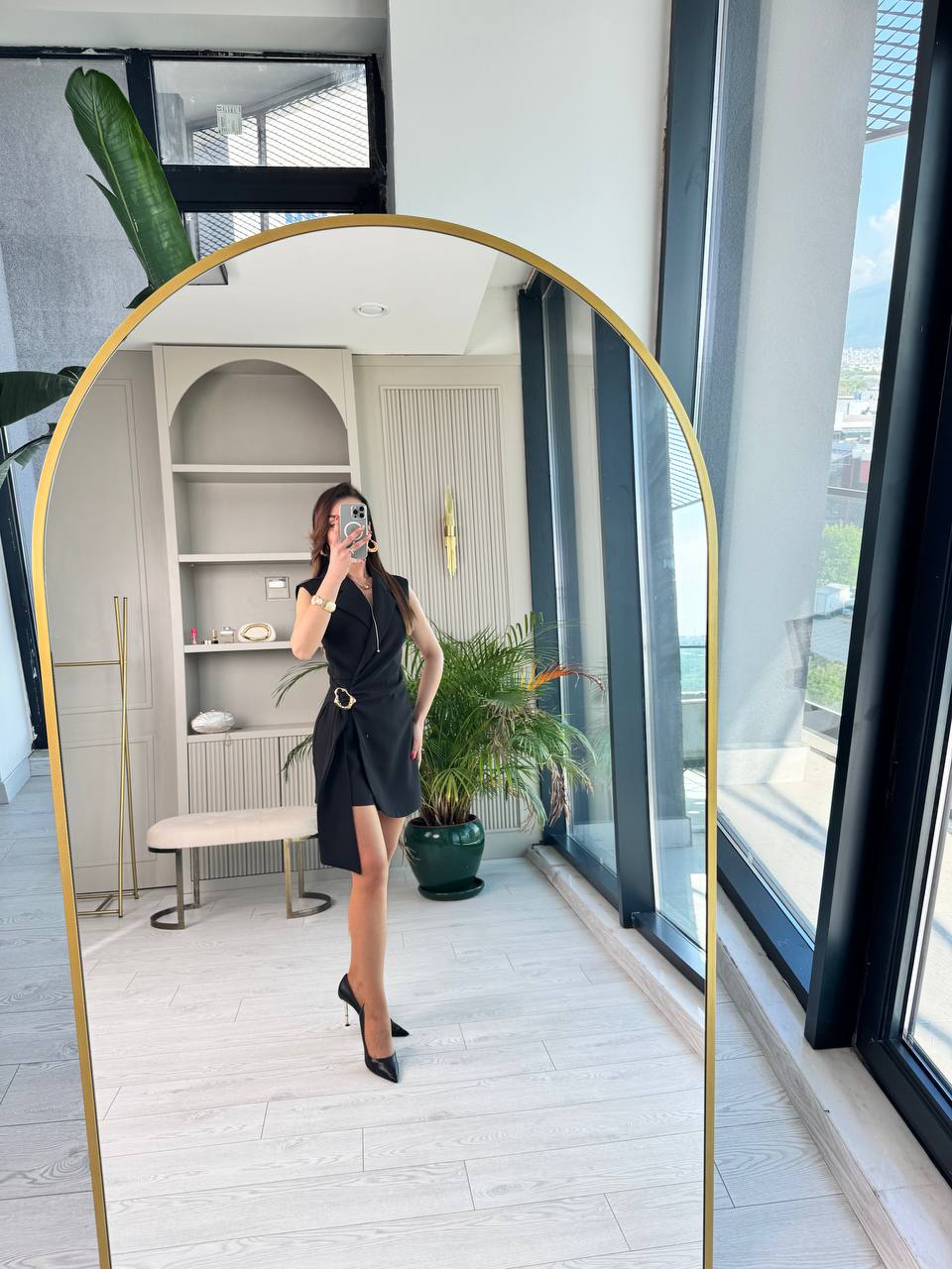 Tasarım%20Gold%20Metal%20Detaylı%20Kruvaze%20Şort%20Tulum