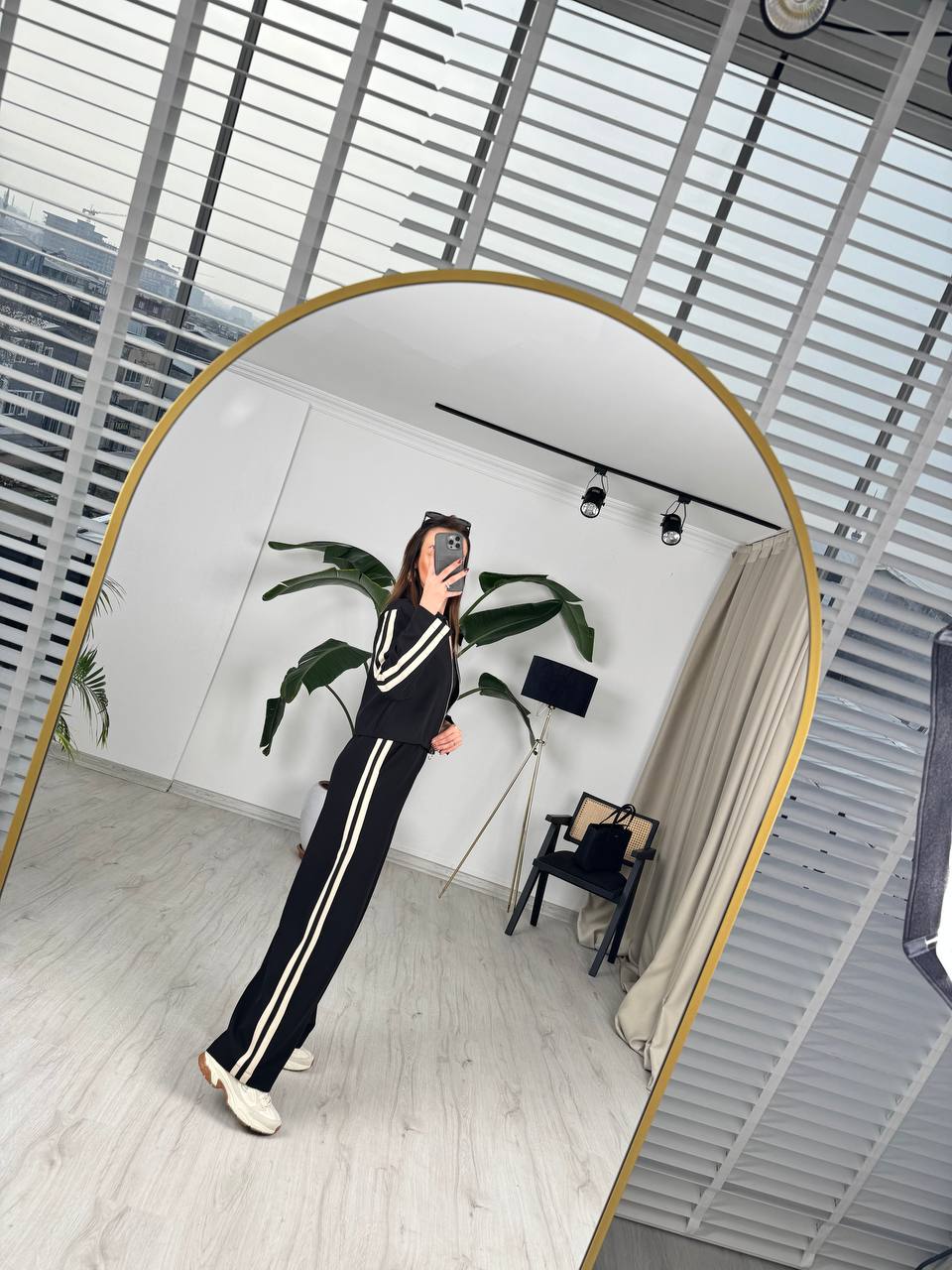 Siyah%20Şerit%20Detaylı%20Marka%20Model%20Takım