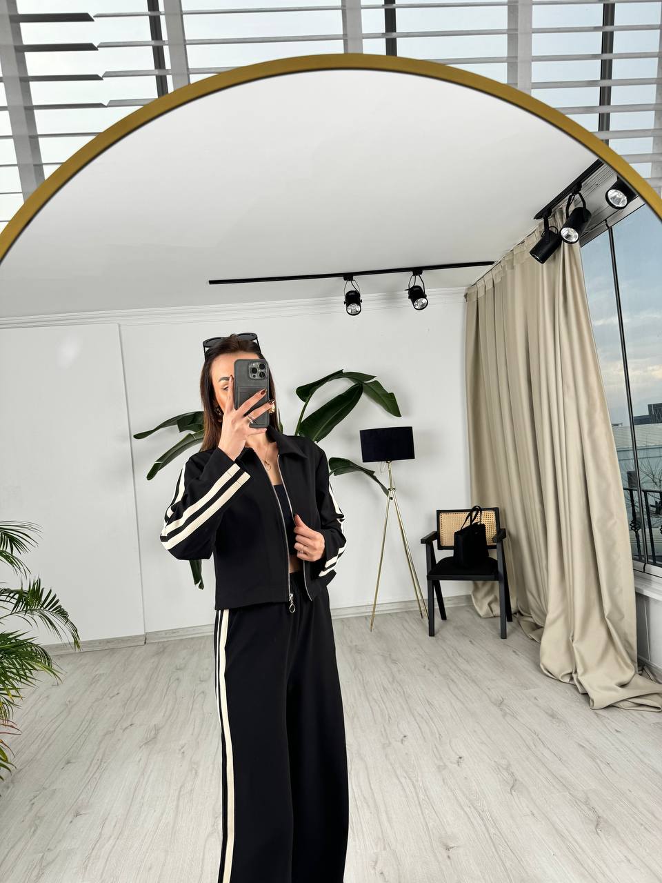 Siyah%20Şerit%20Detaylı%20Marka%20Model%20Takım