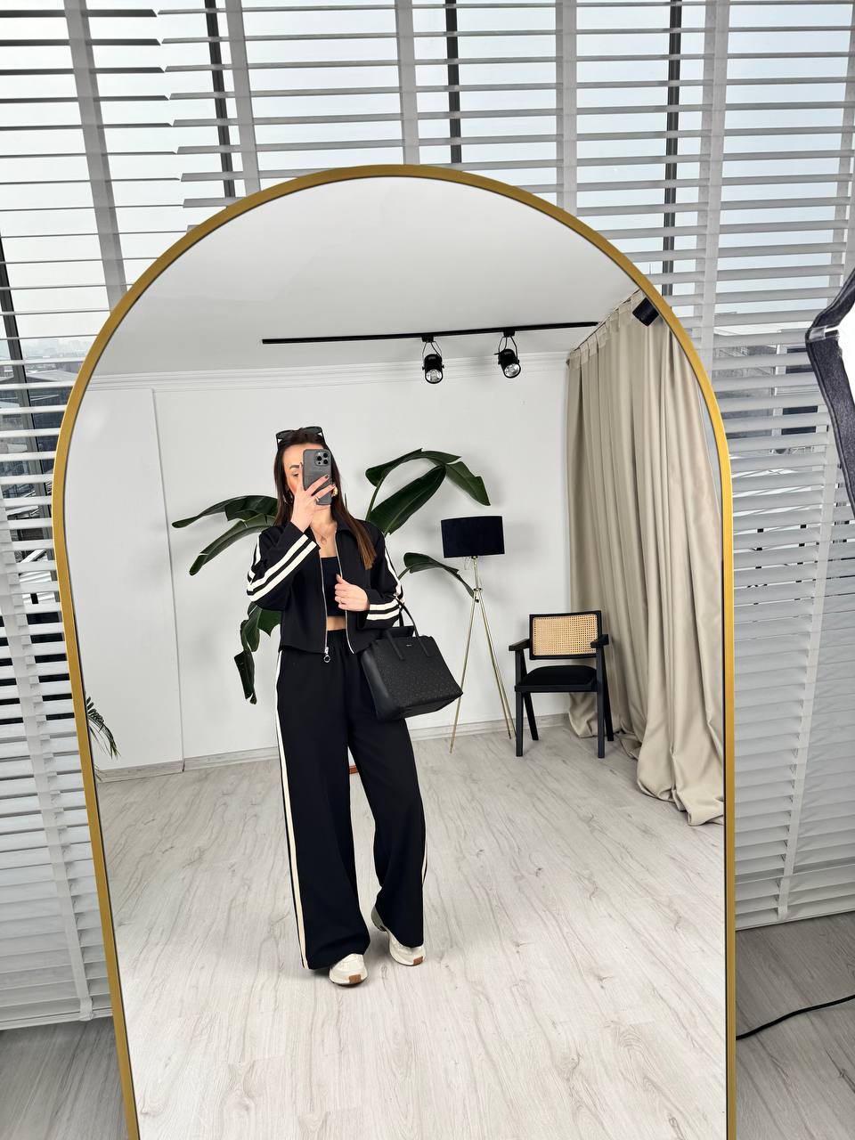 Siyah%20Şerit%20Detaylı%20Marka%20Model%20Takım