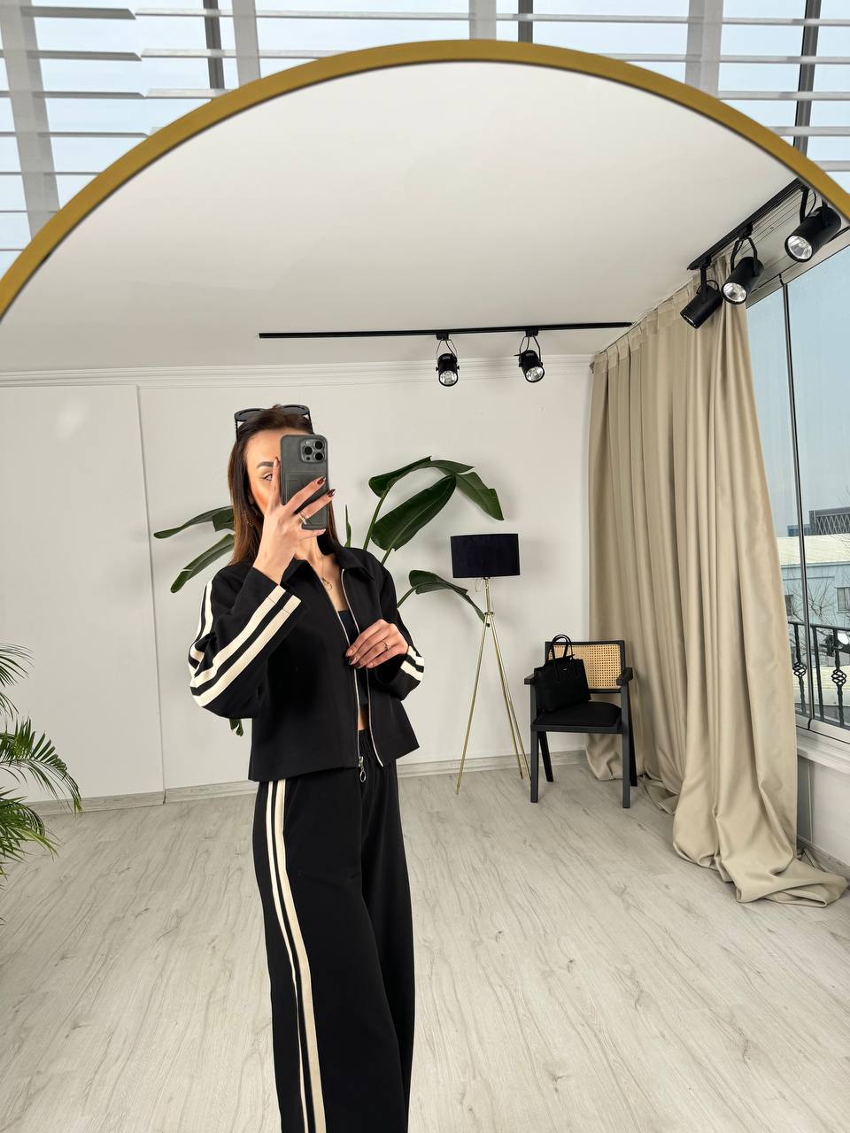 Siyah%20Şerit%20Detaylı%20Marka%20Model%20Takım