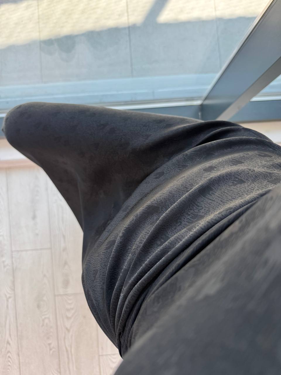 Tasarım%20Siyah%20Jakarlı%20Saten%20Bel%20Detay%20Elbise