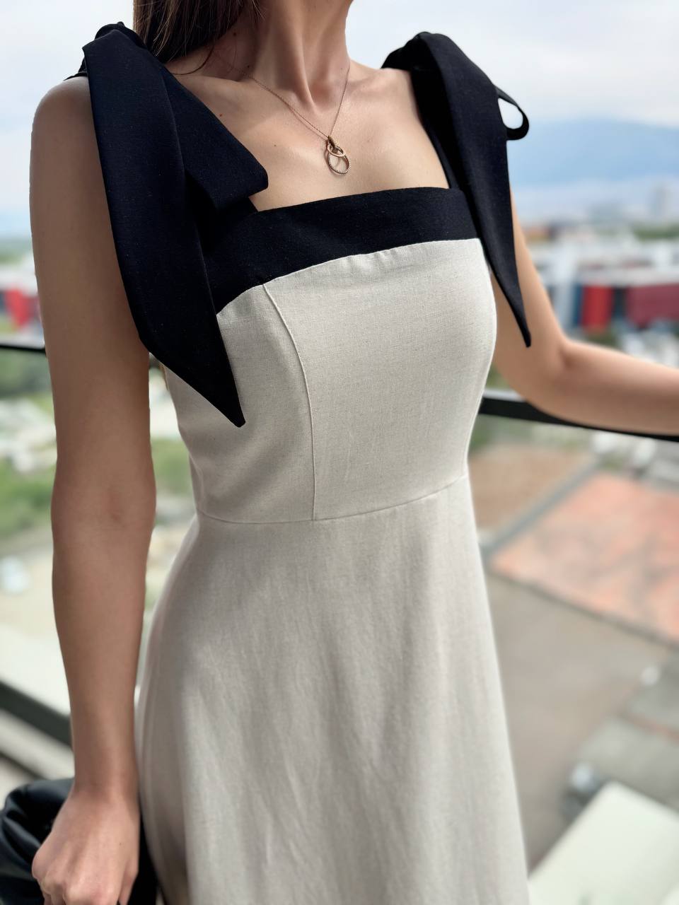%100%20Keten%20Omuzdan%20Bağlama%20Detaylı%20Astarlı%20Keten%20Elbise