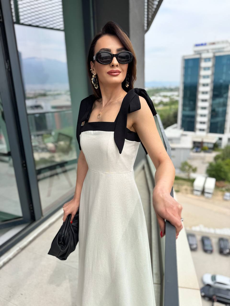 %100%20Keten%20Omuzdan%20Bağlama%20Detaylı%20Astarlı%20Keten%20Elbise