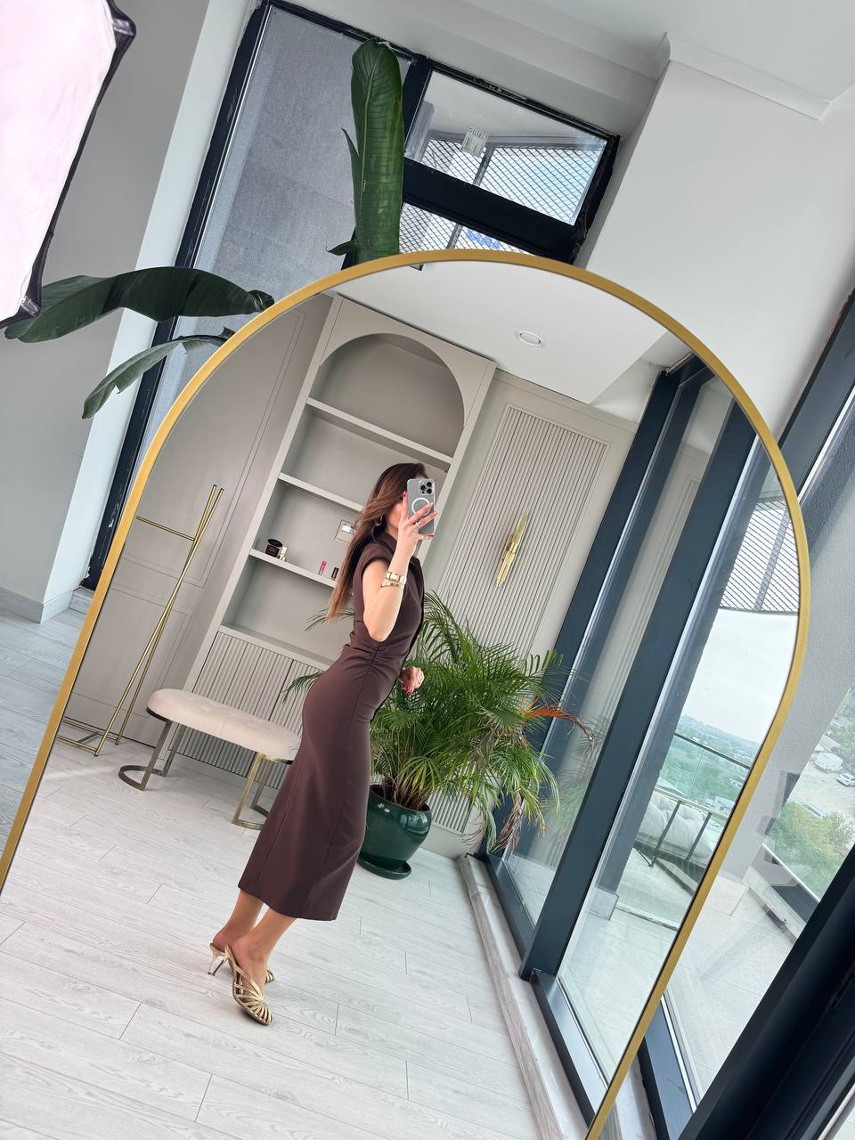 Kahverengi%20Düğme%20Detaylı%20Zara%20Model%20Bel%20Drapeli%20Elbise
